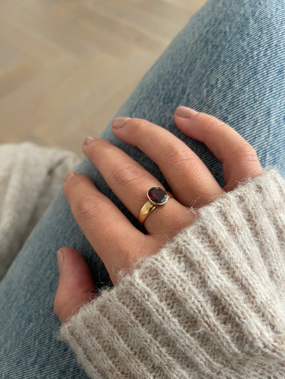 'Mila' 18ct Gold Vintage Garnet Ring