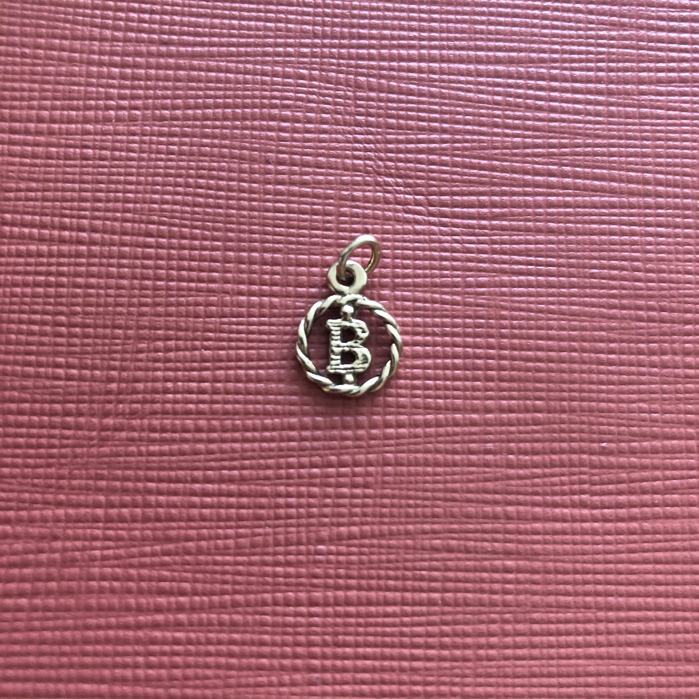 'Buckle' 9ct Vintage Gold B Charm